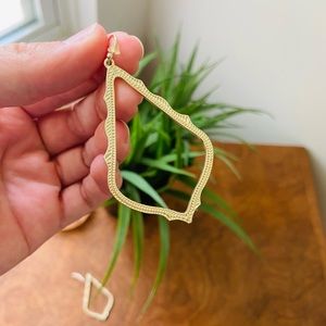 Kendra Scott Sophee Drop Earrings In Gold